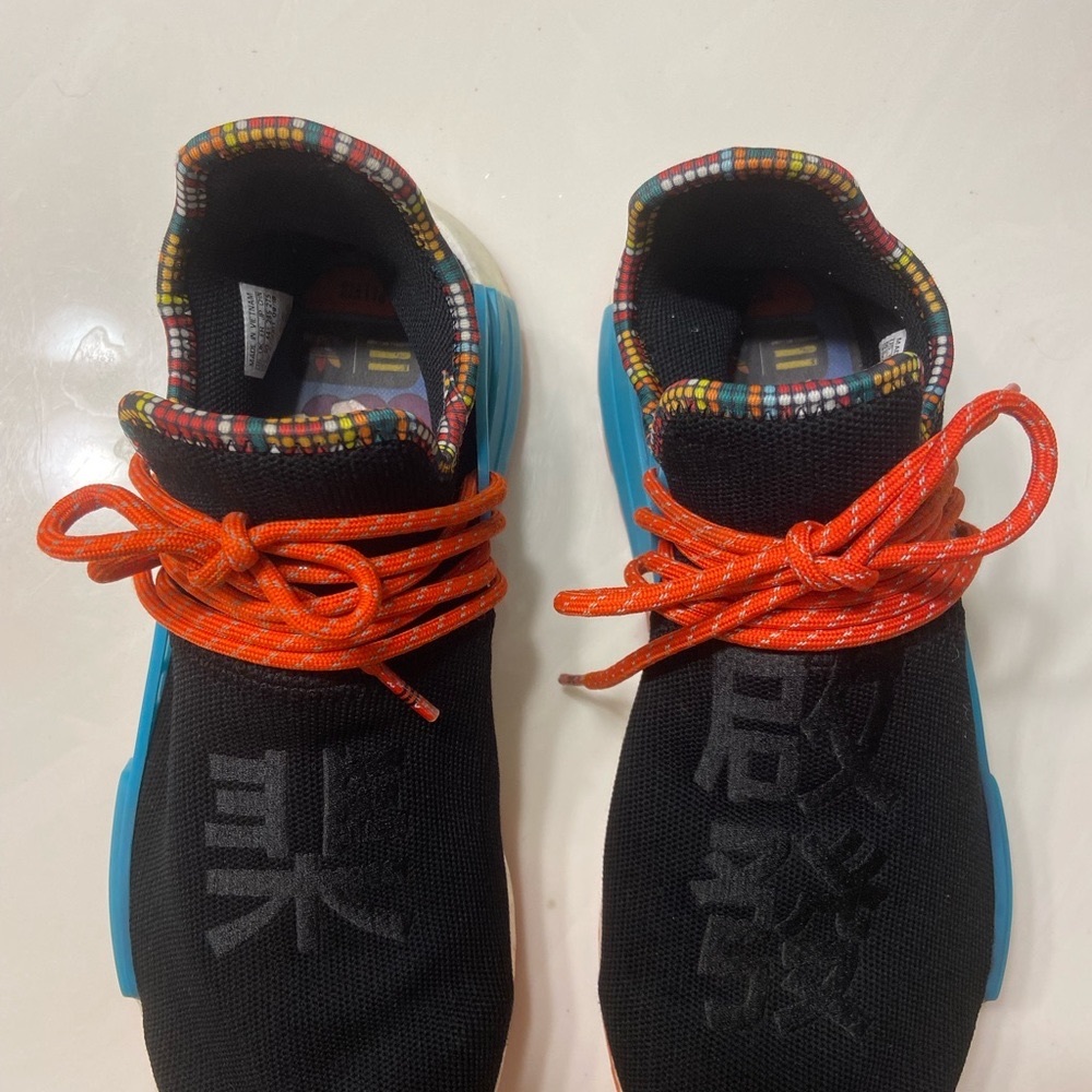 Adidas Pharrell Williams Human Races. 10.5. - Picture 1 of 4
